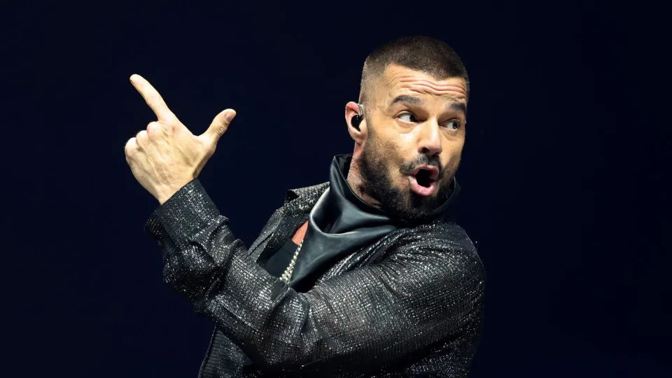 Ricky Martin's still livin' la vida loca