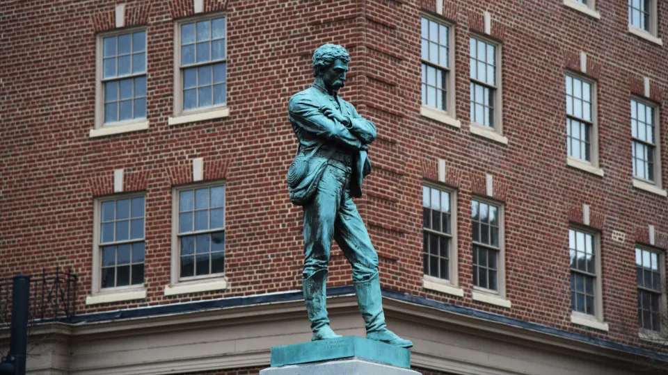 Controversial statues around the world