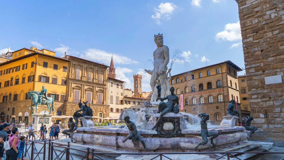 Tourist damages Italian Renaissance statue during bachelorette stunt
