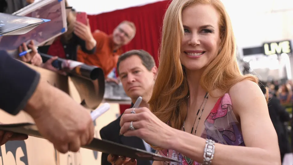 30 celebrities you didn't know were left-handed