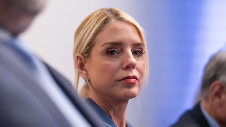 Pam Bondi diagnosed with thyroid cancer weeks after Trump removes her as attorney general