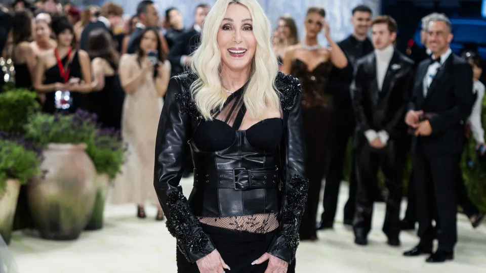 Celebrity outfits with secret or sentimental meanings